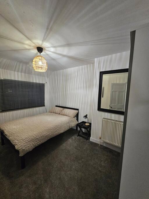 Quiet Family Home Tettenhall 外观 照片
